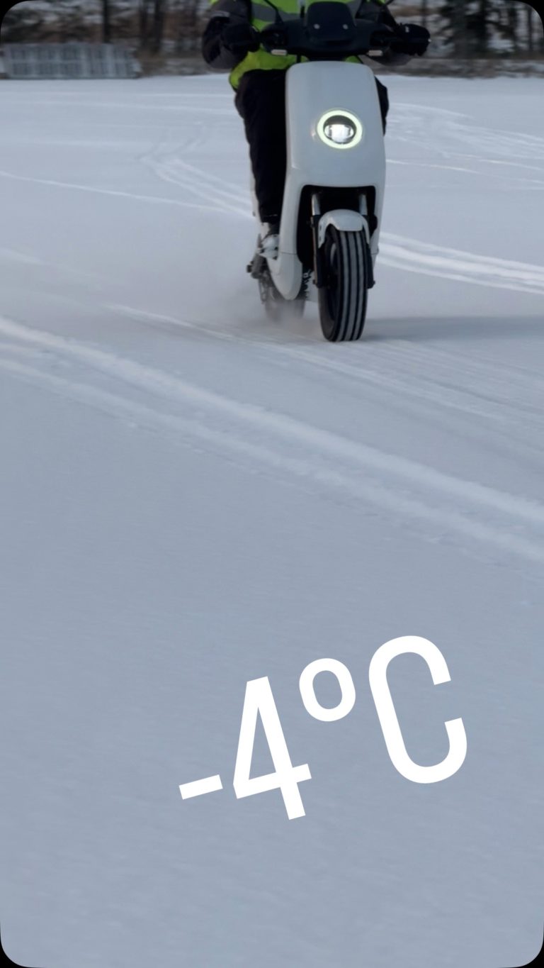 Instagram post from svensktrafikutbildning. This post is in position 2.